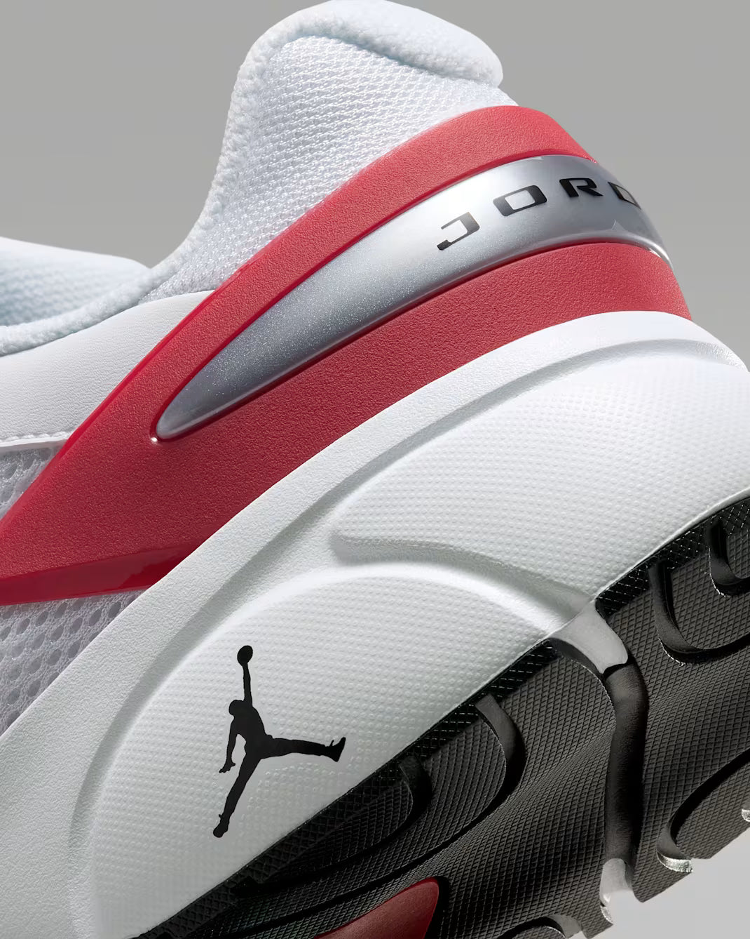 Jordan Trunner Flow Blanc / Gym Red / Metallic Silver / Noir – Sneakers Premium
