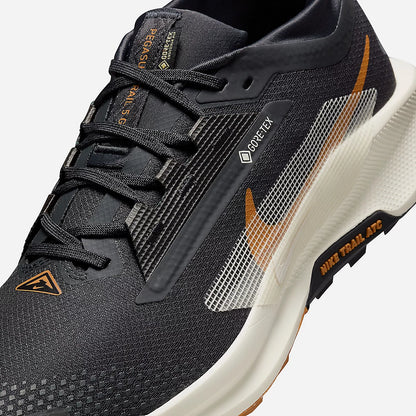 Nike Pegasus Trail 5 GORE-TEX – Sneakers Trail Noir & Orange | Imperméable & Ultra Confort