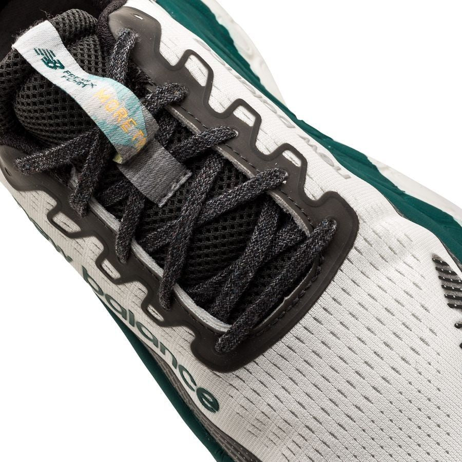 New Balance Fresh Foam X More Trail v3 – Baskets Running Trail Blanc & Bleu