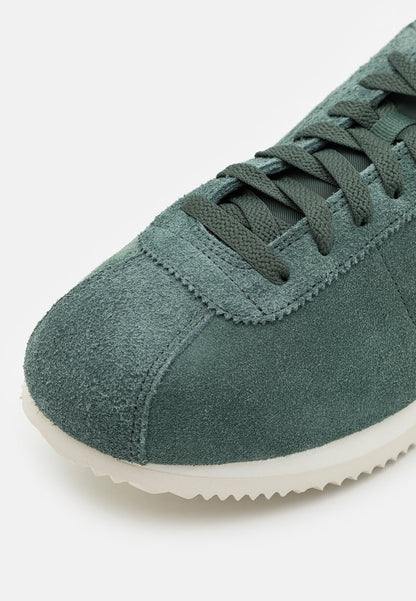 Nike Sportswear Dark Green – Sneakers Premium Vert Foncé | Style Streetwear & Confort Quotidien