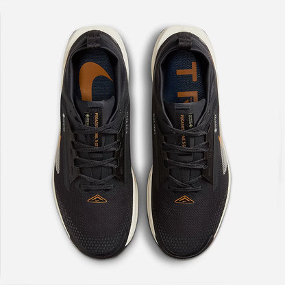Nike Pegasus Trail 5 GORE-TEX – Sneakers Trail Noir & Orange | Imperméable & Ultra Confort