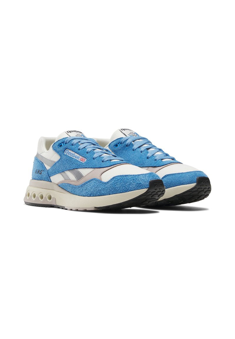 Reebok ERS World – Sneakers Premium Bleu, Gris & Blanc | Style Rétro Running Unisexe