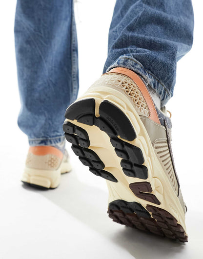 Nike Zoom Vomero 5 – Sneakers Premium Marron & Beige