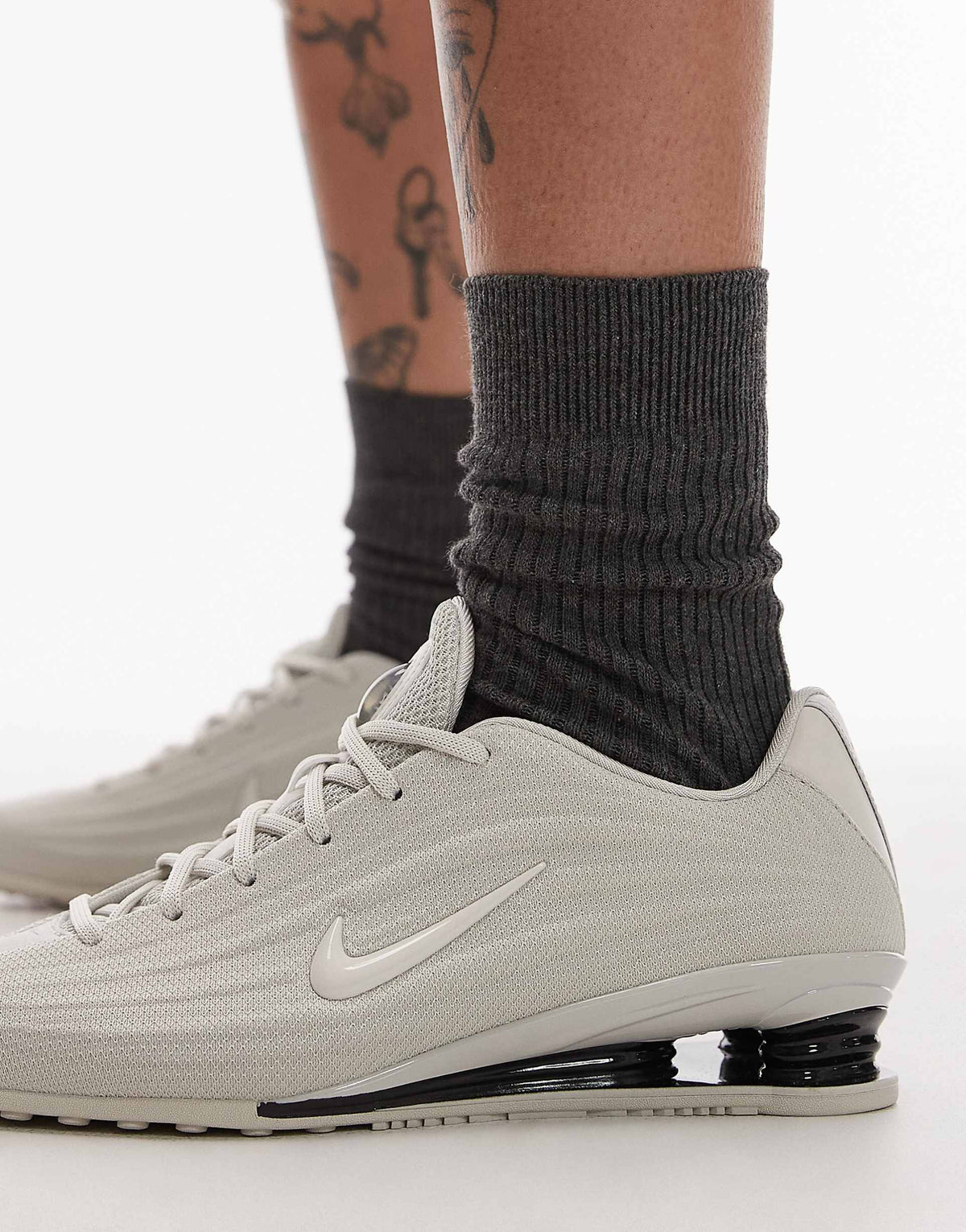 Nike Shox Z – Sneakers Premium Beige | Style Rétro & Amorti Iconique Homme/Femme