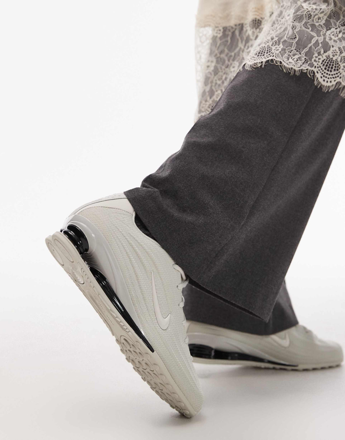 Nike Shox Z – Sneakers Premium Beige | Style Rétro & Amorti Iconique Homme/Femme