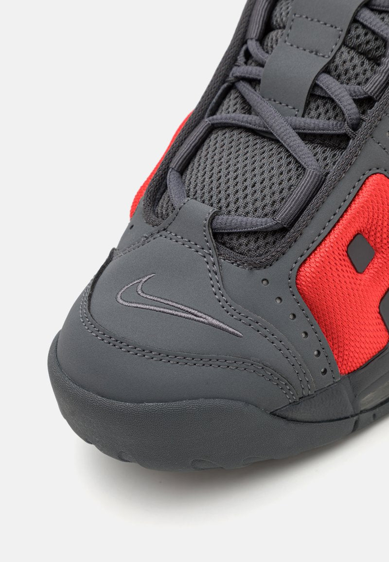 Nike Air More Uptempo Low – Sneakers Premium Gris Foncé, Rouge Crimson & Argent Métallisé | Style Basketball Iconique