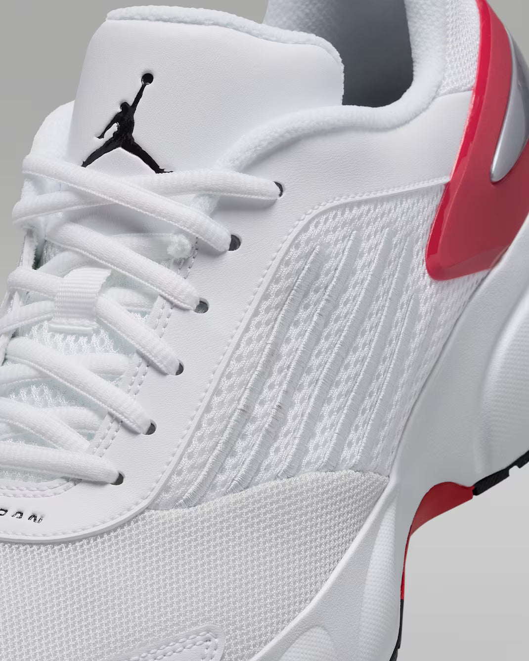 Jordan Trunner Flow Blanc / Gym Red / Metallic Silver / Noir – Sneakers Premium